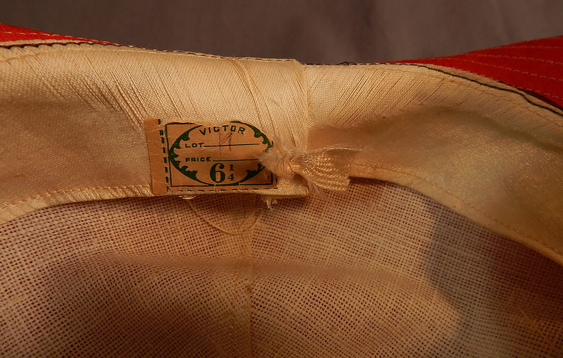 Vintage Victor Girls Red Wool White Stitched Black Bow Trim Bicorn Breton Hat
It is fully lined in a white cotton muslin fabric, with a "Victor" size 6 1/4 paper label sewn inside. 