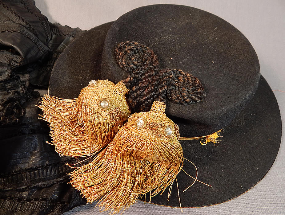 Antique Gold Bullion Embroidered Tracht Bavarian German Austrian Folk Costume Hat
This antique gold bullion embroidered tracht Bavarian German Austrian folk costume hat dates from the late 19th century. 
