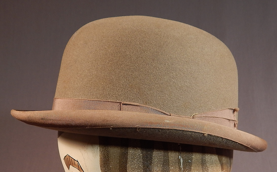 Vintage Cavanagh Hats New York Men's Felt Taupe Brown Derby Bowler Hat
The hat appears to be a small size measuring 4 inches tall, 21 1/2 inches inside circumference and has no size label tag.