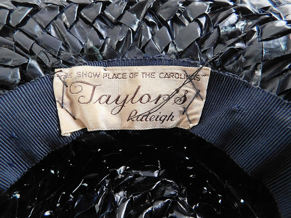 Vintage Taylor's Raleigh Flowering Dogwood Navy Blue Straw Veiled Fascinator Hat
There is a "Taylor's Raleigh The Show Place of the Carolinas" department store label sewn inside.