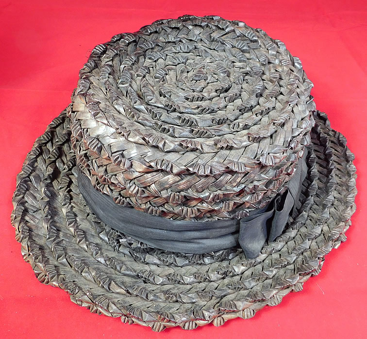 Edwardian Womens National Cloak Suit Co. NY Black Straw Boater Hat
This is truly a wonderful womens early sportswear hat perfect for outdoor activities boating and sailing! 
