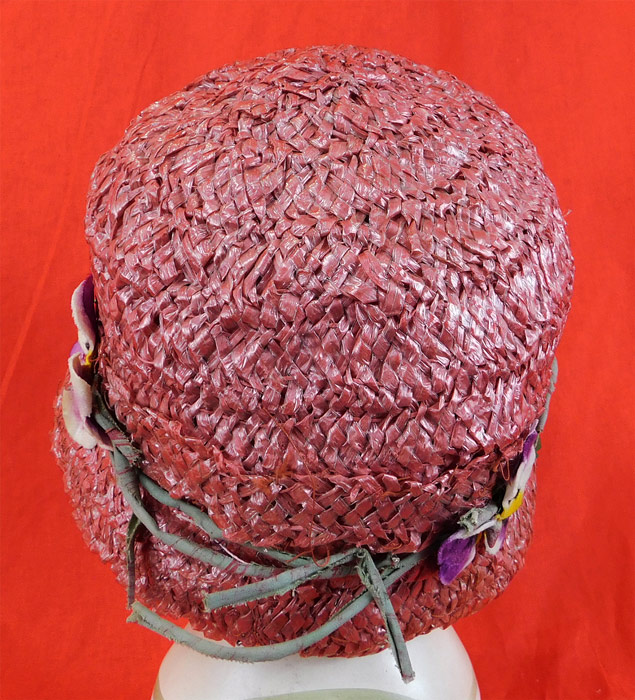 Vintage Woven Pink Straw Purple Velvet Pansy Flower Trim Cloche Hat Hatpin
The hat is a good wearable size measures 23 inches inside crown circumference. It is in excellent condition. 