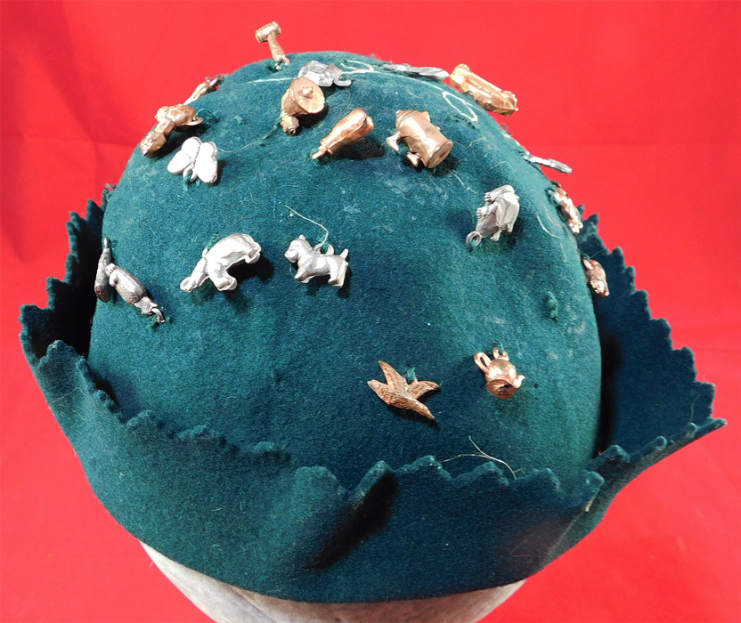 Vintage Cracker Jack Prize Toy Charms Green Felt Beanie Whoopee Cap Jughead Hat
This is truly a wonderful piece of wearable whimsical beanie millinery art! 