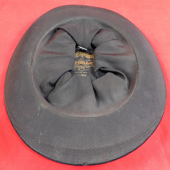 Vintage Finchley Establishment Fifth Ave NY Men's Black Silk Collapsible Opera Top Hat
It is fully lined in black silk and has "The Finchley Establishment Fifth Ave. New York" gold embossed label inside, missing the size tag. 