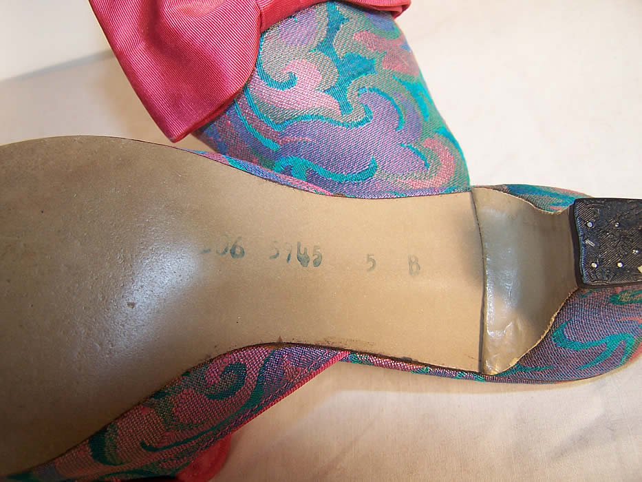 Vintage Daniel Green Brocade Bow Mules Slippers Shoes  Close up.