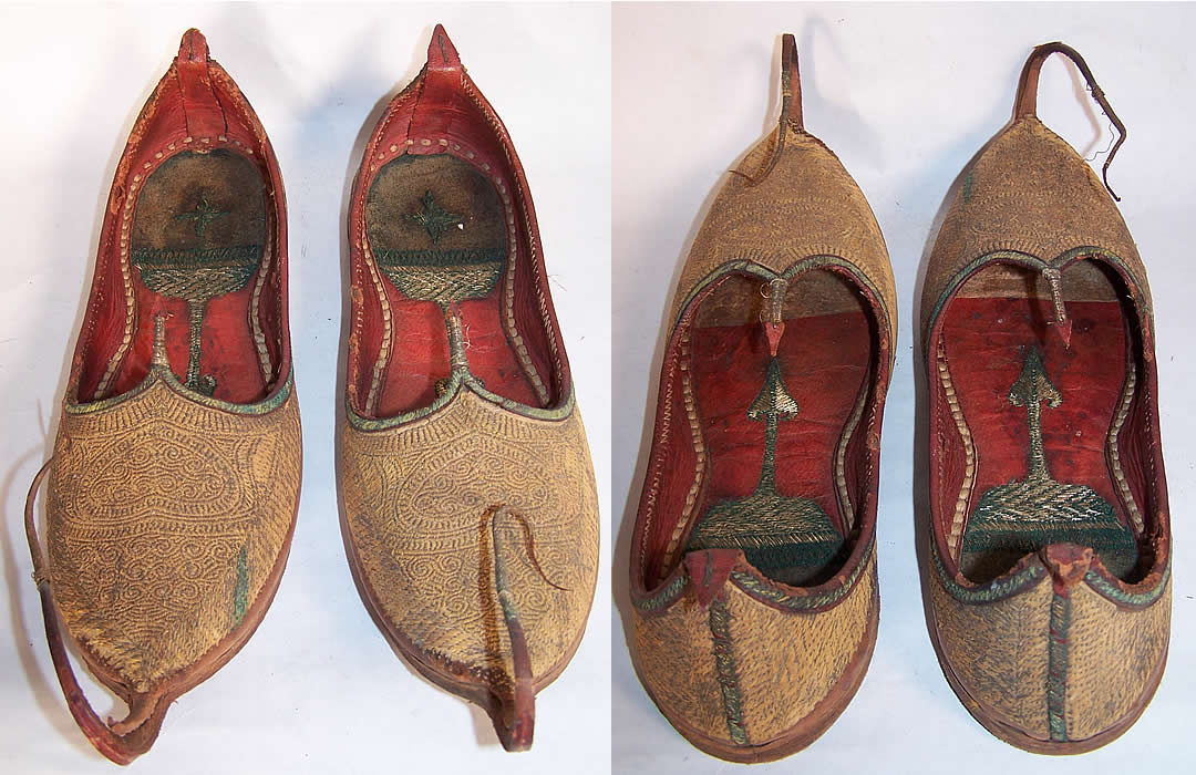 Pakistan Punjab Gold Embroidered Jutti Shoes   Front view.