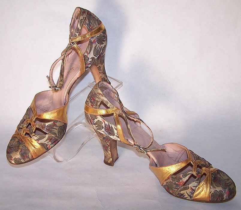 Art Deco Gold Metallic Silver Lam&eacute; Flapper Shoes   Front view.