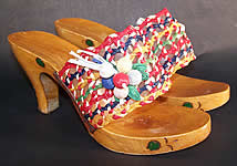 60s Vintage Raffia Straw Carved Wood Painted Flower Sandal Shoes Mules