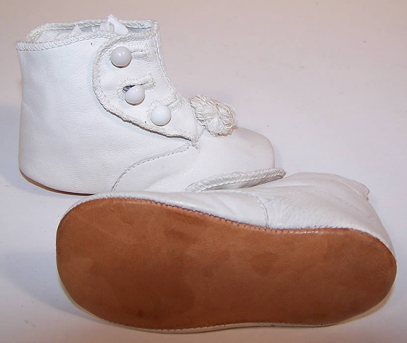 Unworn Edwardian White Kid Leather Pompom Button Baby Boots Child Shoes sole