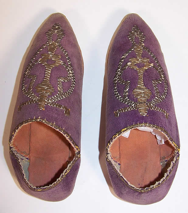 Vintage Moroccon Childs Cherbil Gold Embroidery Purple Velvet Slipper Shoes