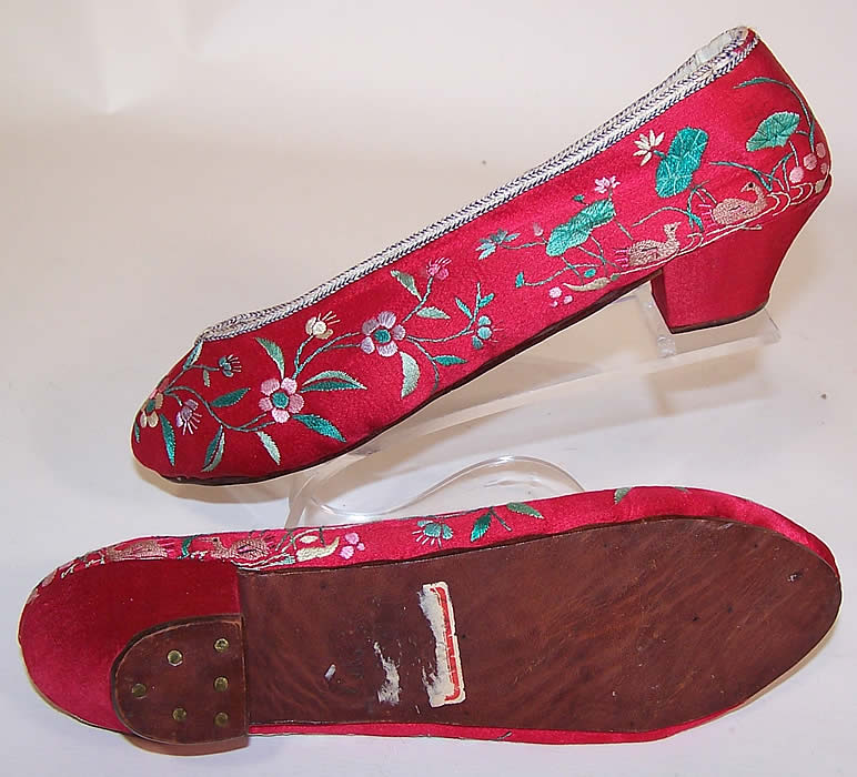 Antique Chinese Red Silk Embroidered Floral Duck Slipper Shoes show the sole