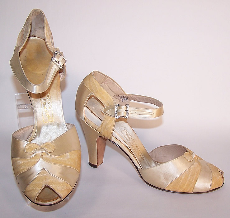 Vintage Thayer McNeil Cream Silk Satin Ankle Strap Evening Wedding Shoes
