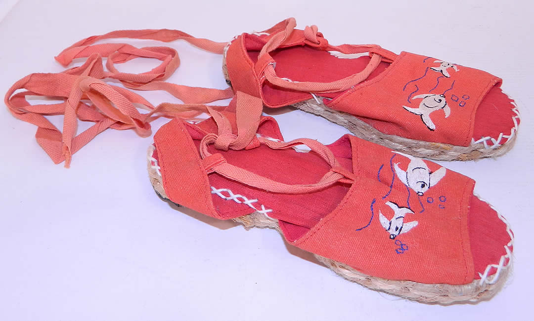 Vintage Red Linen Goldfish Ankle Tie Rope Sole Childrens Beach Sandal Shoes. This pair of vintage red linen goldfish ankle tie rope sole children's beach sandal shoes date from the 1940s. 