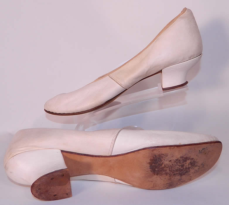 Victorian White Kid Leather Small Bridal Wedding Slippers Shoes Straight Sole. They are in good condition and have been gently worn, with only minor wear. These wonderful wedding style slippers are quality made! 