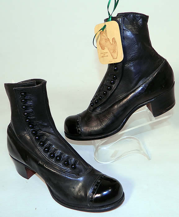 Victorian Unworn Vintage Welteze Shoes Black Leather High Button Boots. This pair of unworn antique Victorian era vintage Welteze Shoes black leather high button boots date from 1900. 