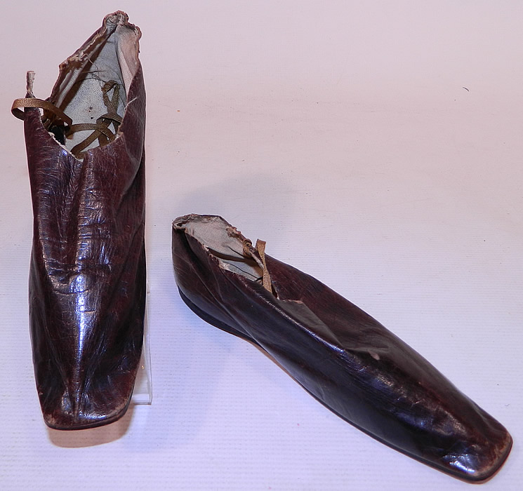 Victorian Brown Leather Crooked Sole Side Lacing Dainty Ankle Half Boots
They are made of a dark brown leather, with original side lacing silk shoe strings.