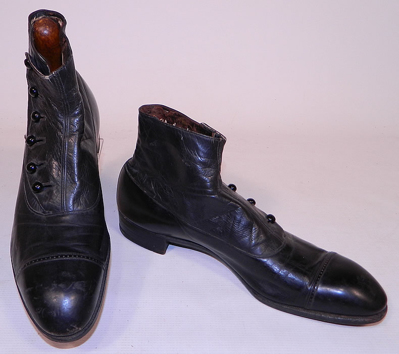 Victorian Vintage Edwin Clapp Shoe Mens Black Leather High Button Boots
The boots measure 5 1/2 inches tall, 12 inches long and 3 1/2 inches wide.
