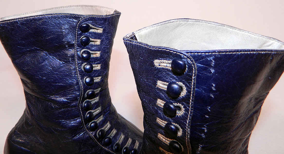 Victorian Women's Navy Blue Leather High Top Button Boots
They are gently worn and in good condition, with only the buttons having been moved over along the side. These are truly a beautiful quality made antique boot!
