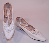 Victorian Antique White Kid Leather Bow Trim Silk Ribbon Ties Wedding Shoes 
