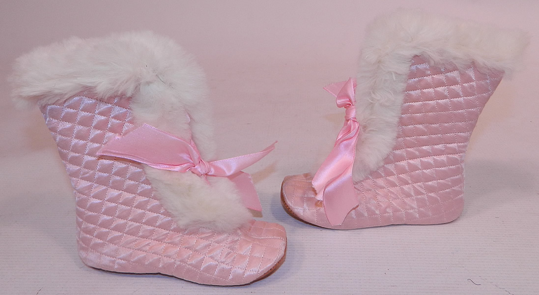 Vintage Ideal Baby Carriage Boot Pink Quilted White Fur Trim Winter Child Shoes & Box
The boots measure 6 inches tall, 5 inches long and 2 inches wide. 