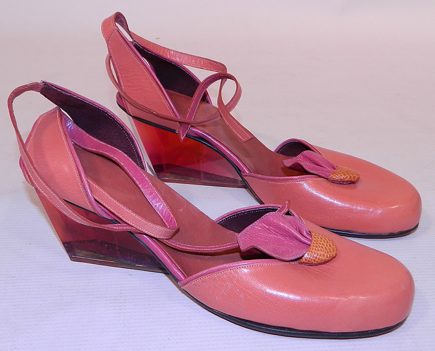 Vintage Gaza Bowen Rose Leather Lucite Plexiglass Wedge Heel Sculptor Art Shoes.
These artistic sculptural sandal style shoes have leather trim accents on the front vamps insteps, with wrap around ankle straps and wedge high heels. 