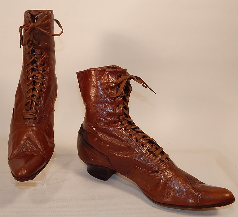 Victorian Antique Womens Brown Leather High Top Lace-up Boots Shoes
These beautiful brown boots have pointed toes, the original brown shoe string laces and stacked wooden French Louis XV heels. 