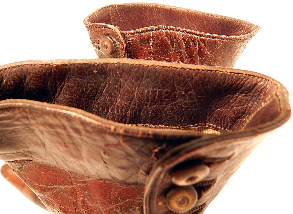 Victorian Antique Women's Brown Leather High Top Button Boots Shoe Hook
They are stamped inside "The Z.L. White Co. Columbus, OH" and come with the shoe button hook. 