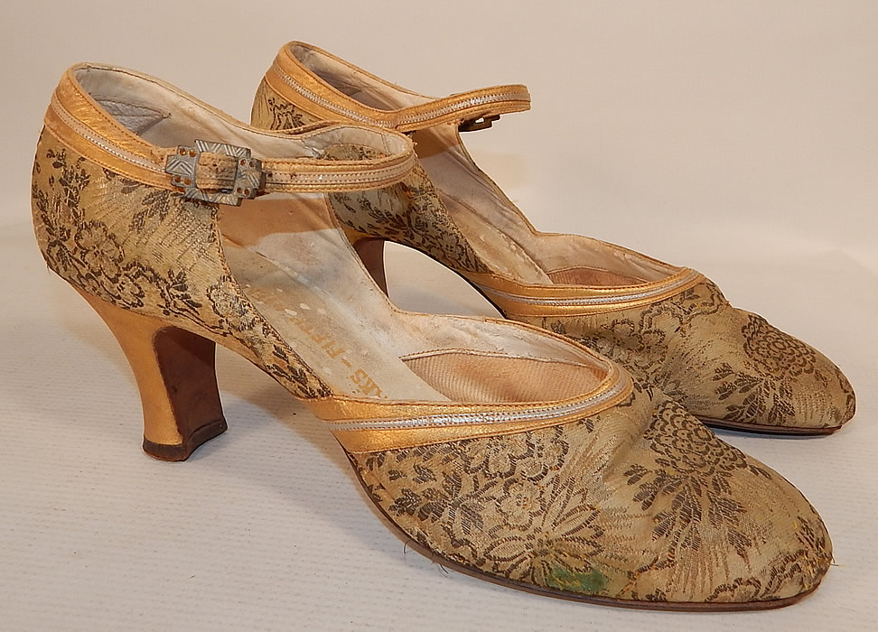 Vintage Saks Fifth Avenue Art Deco Gold Silver Leather Lam&eacute; Lame Brocade Flapper Shoes
This pair of vintage Saks Fifth Avenue Art Deco gold silver leather lam&eacute; brocade flapper shoes date from the 1920s.