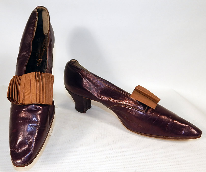 Edwardian Vintage Peter Robinson London Label Iridescent Aubergine Leather Shoes
This pair of antique Edwardian era vintage Peter Robinson London label iridescent aubergine leather shoes date from 1910.