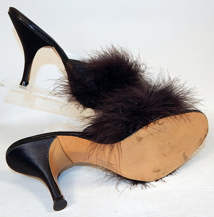 Vintage Rosellini Custom Creations Black Maribou Feather Stiletto Heel Mule Shoes Slipper & Box
They come in the original shoe box marked "Rosellini Custom Creations" and are in good gently worn condition. 