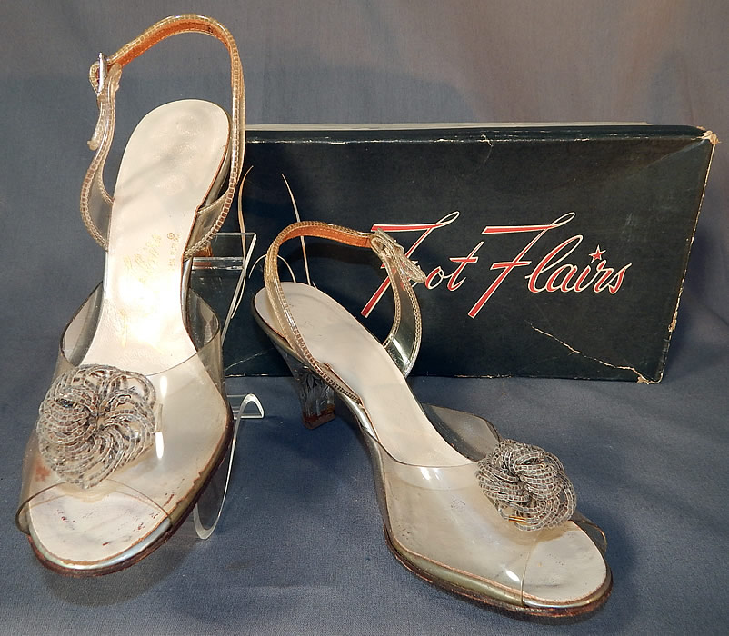 Vintage Foot Flairs Beaded Clear Carved Lucite High Heels Slingback Shoes
This pair of vintage Foot Flairs beaded clear carved lucite high heels slingback shoes date from the 1950s. 