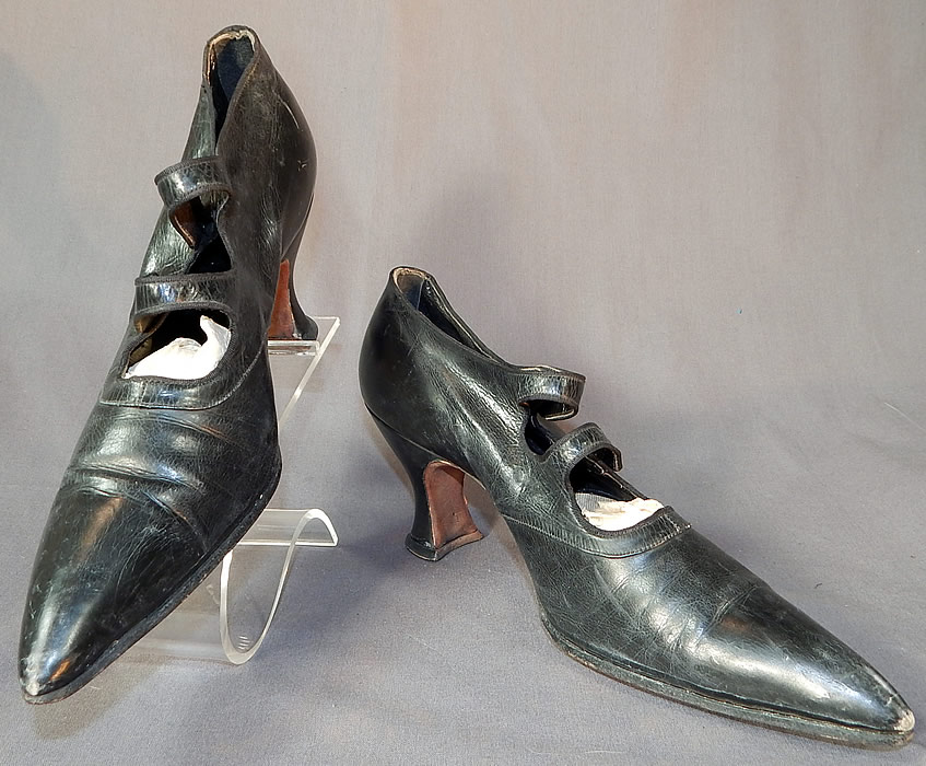 Edwardian Black Leather Double Button Strap Mary Jane Pointed Toe Shoes
This pair of vintage Edwardian era black leather double button strap Mary Jane pointed toe shoes date from 1910. 