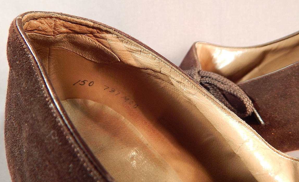 Vintage Marquise Footwear Brown Suede Leather Side Lacing Trim Art Deco Shoes
The shoes measure 10 inches long, 2 1/2 inches wide, with 3 inch high heels and are a approximately a size 7 1/2.