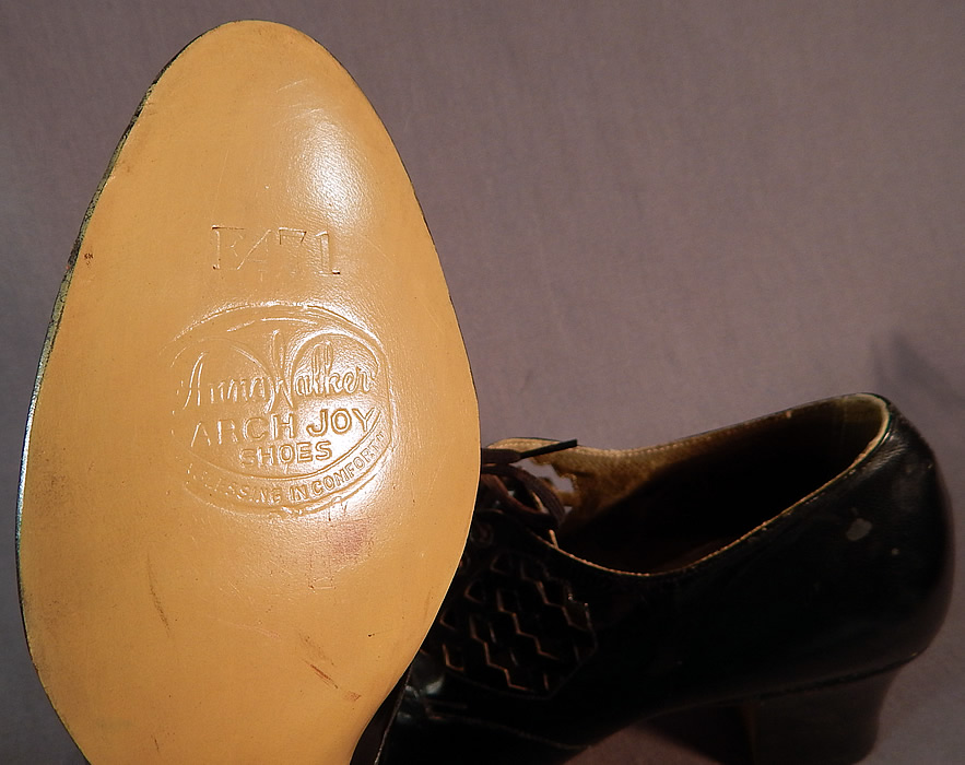 Unworn Vintage Anna Walker Arch Joy Cutout Straps Black Leather Laceup Shoes
They are embossed on the bottom soles "Anna Walker Arch Joy Shoes" label. 