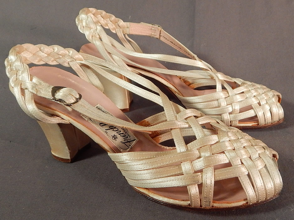 Vintage Chandlers French Room Silk Braided Woven Strap Bridal Wedding Shoes
This pair of vintage Chandlers French Room silk braided woven strap bridal wedding shoes date from the 1940s.
