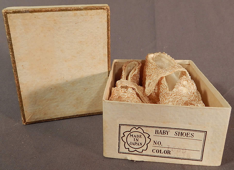 Vintage Baby Shoes Made in Japan White Silk Crochet Lace Mary Janes & Box
The shoes measure 4 inches long and 1 inch wide. 