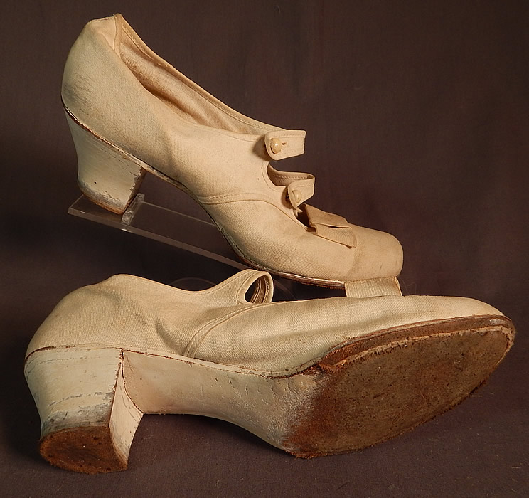 Edwardian Womens White Canvas Double Button Strap Mary Jane Shoes
They could use a good cleaning. These are truly a rare quality made womens sportswear style shoe!