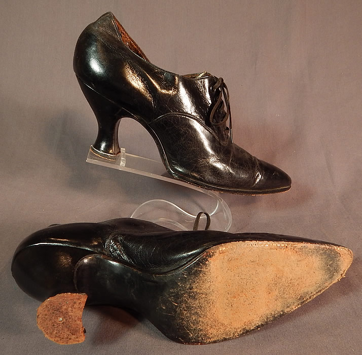 Edwardian Womens Black Leather Lace-up Pointed Toe Low Shoes
The shoes have been worn and are in good as-is wearable condition, with some wear, worn frayed areas inside the top lining (see close-ups). These are truly beautiful quality made shoe!