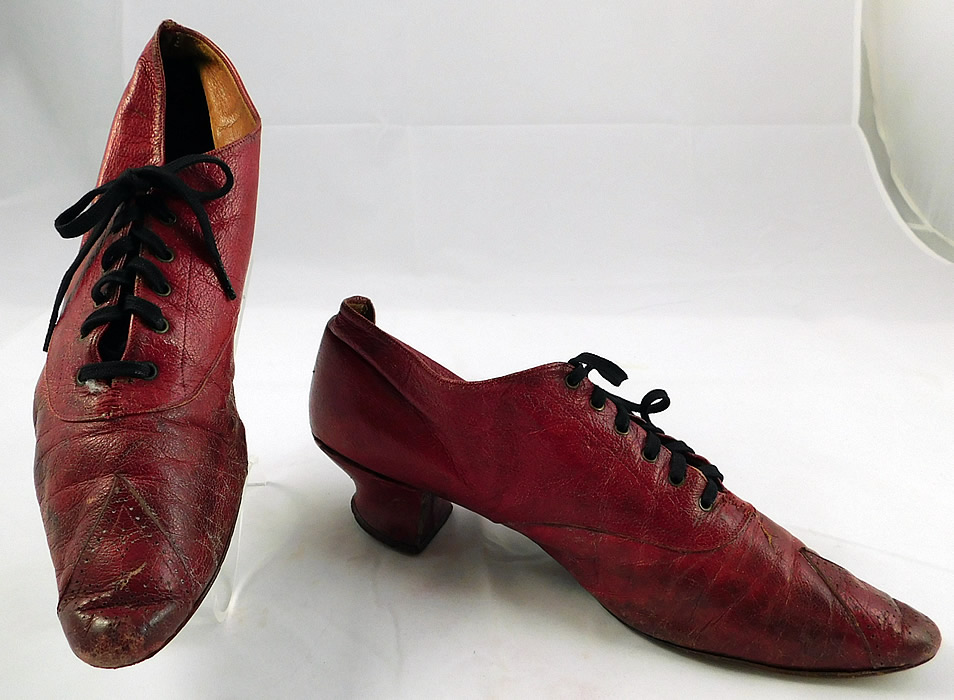 Victorian Rosenbloom Maker Red Leather Pointed Toe Low Lace-up Shoes
These are truly a rare and beautiful quality made antique Victorian shoe which would make for a wonderful display piece! 