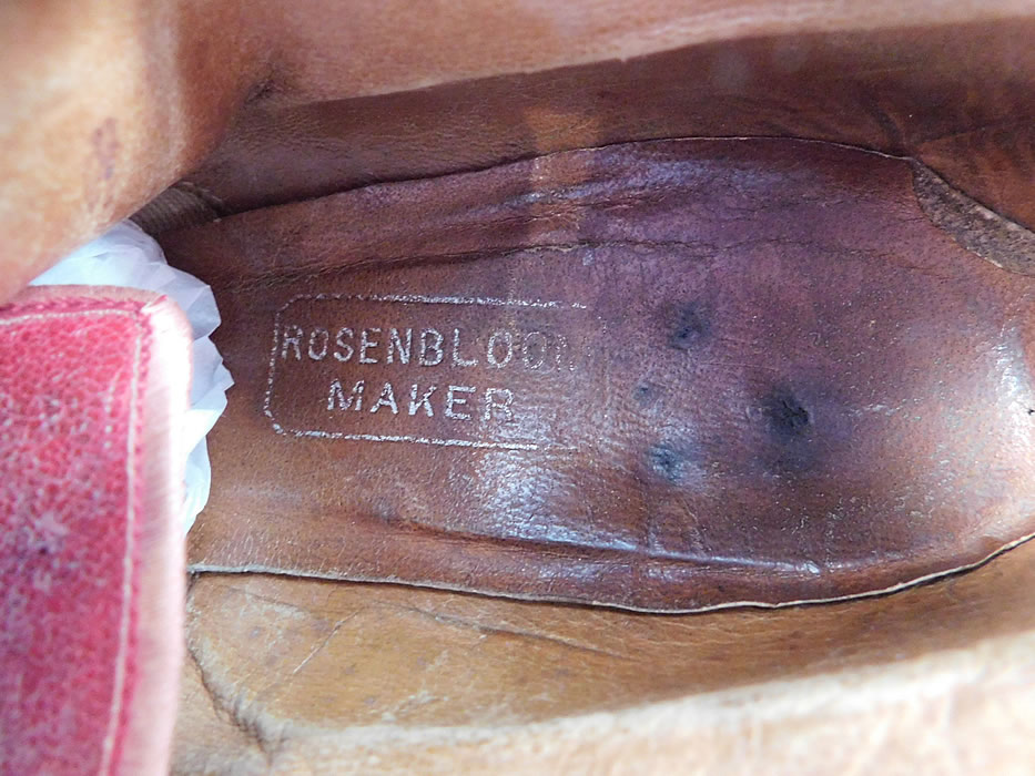 Victorian Rosenbloom Maker Red Leather Pointed Toe Low Lace-up Shoes
These radiant red womens shoes have a low lace-up style, with pointed toes, red leather covered French Louis XV heels and are lined in leather with the embossed stamp "Rosenbloom Maker" label inside.