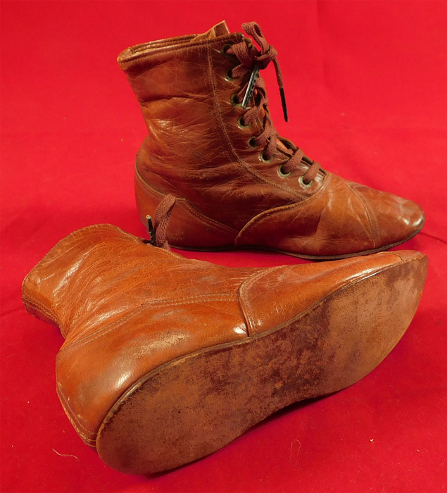 Victorian Antique Childrens Brown Leather Laceup Boots Pointed Toe Baby Shoes
They have been gently worn and are in good wearable condition, with only a few scuffs, water spot stains on the leather. These are truly a wonderful quality made antique boot! 