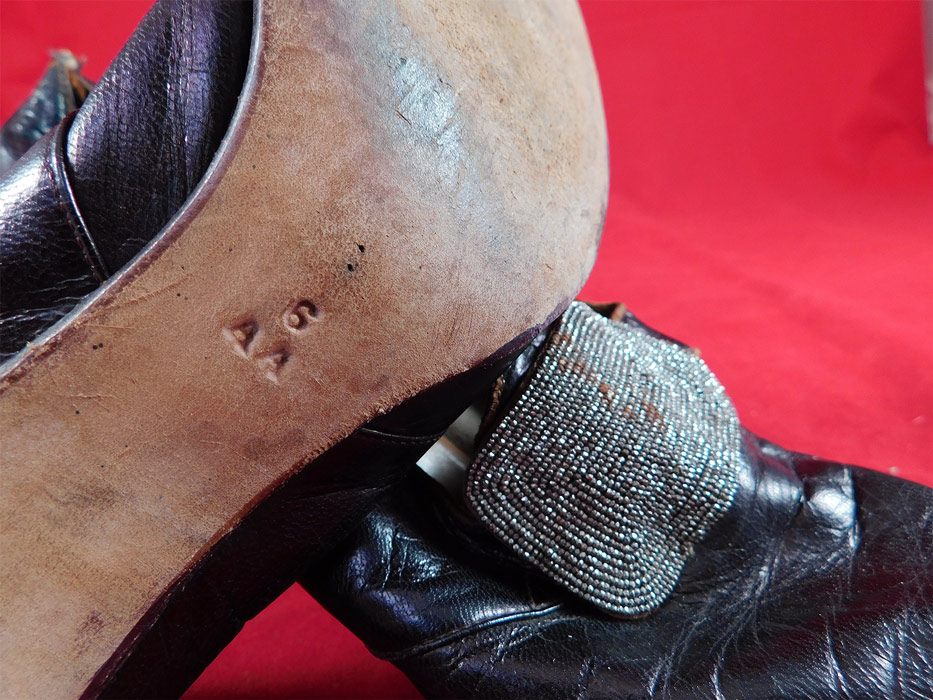 Edwardian Aubergine Leather Steel Cut Beaded Buckle Pointed Toe Shoes
They have been gently worn and are in good condition, with only a lift on the leather lining under the back of one heel and the buckle trim has some slight rust discoloration and is loose needing to be stitched onto the shoe (see close-ups).