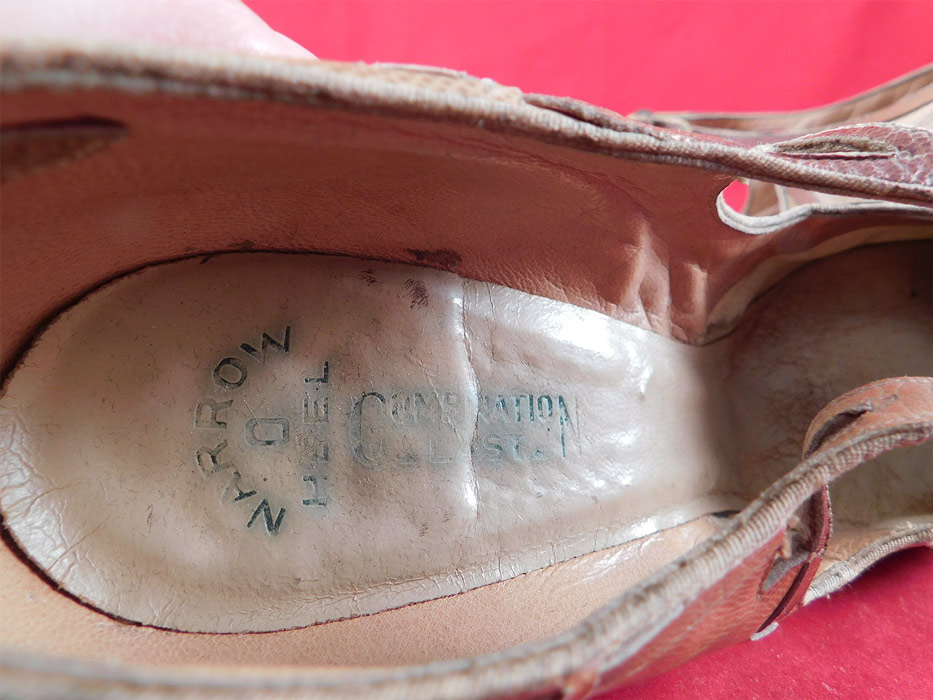 Vintage Art Deco Spotted Snakeskin Print Leather Mary Jane Buckle Strap Shoes
There is a "Narrow 0 Heel Combination & Last" label inside. 