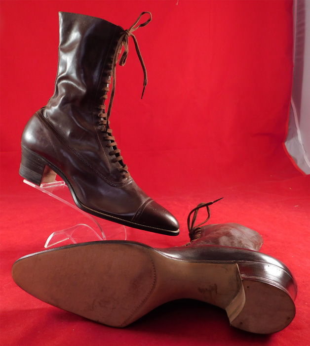 Unworn Vintage Edwardian Dark Brown Leather High Top Lace-up Boots & Box
These antique boots are difficult to size for today's foot, but are approximately a US size 7 or 8 narrow width. They have never been worn, and are old store stock stored away in a basement of the store since 1910 and are in excellent wearable condition.