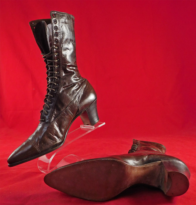 Edwardian Antique Dark Brown Leather High Top Lace-up Cube Heel Boots
They are old store stock, in unworn good wearable condition. These are truly a wonderful quality made antique boot!