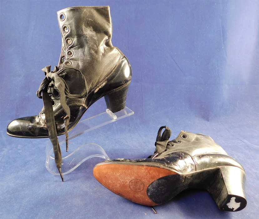 Victorian Unworn Vintage The J&K Shoe Gray Black Two Tone Leather High Top Boots
These are truly a wonderful, wearable, quality made antique boot!