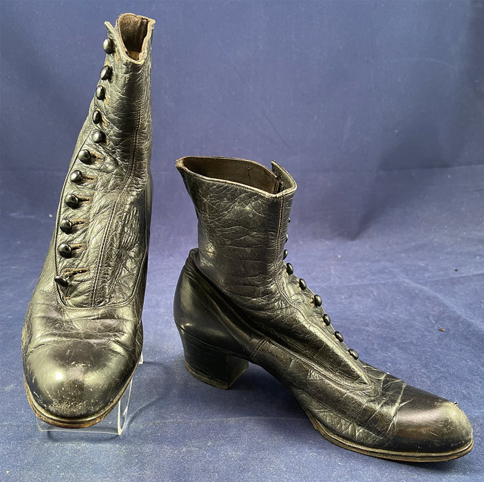 Victorian Vintage Conniff & Toher Black Leather High Top Button Boots Shoes
The boots measure 7 1/2 inches tall, 9 inches long, 2 1/2 inches wide, with a 1 1/2 inch high heel and are approximately a size 6 narrow width