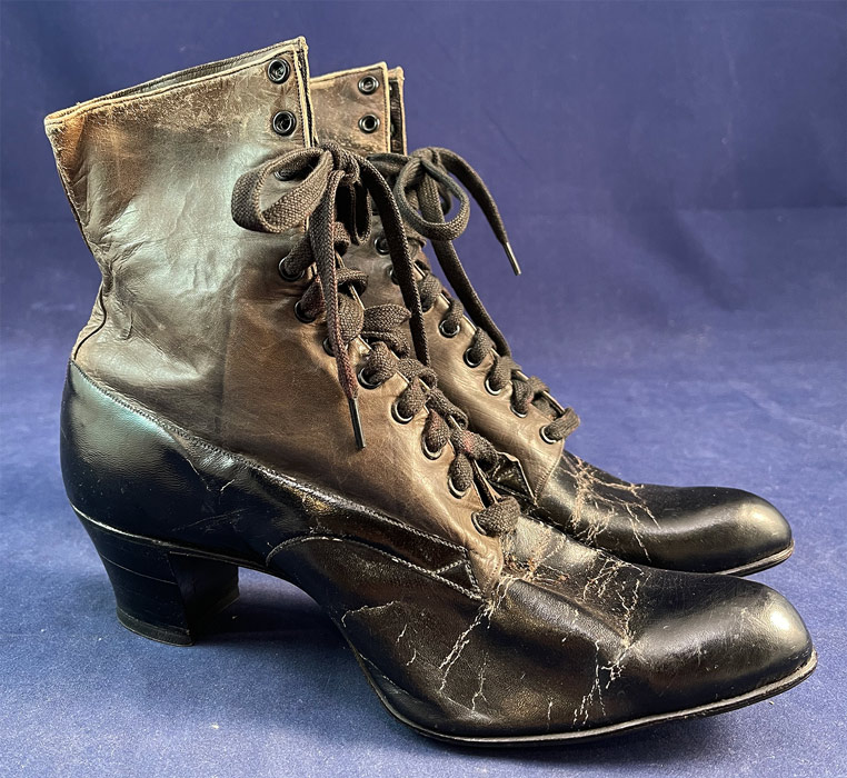 Vintage The Hennessy Shoe Co. Unworn Black & Gray Leather Lace-up Boots
These beautiful boots have a two tone mid ankle style, with rounded toes, black shoe string laces, stacked black wooden cube heels and have "The Hennessy Shoe Mfg, Co. Cinti." label inside. 