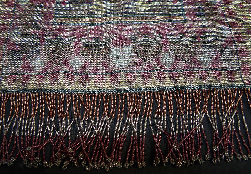 Large Beaded Oriental Rug Purse    Close up.