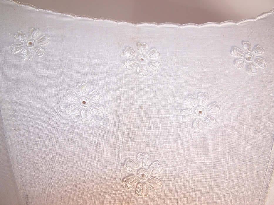 Edwardian Embroidered Floral White Linen Parasol Bamboo Cane Handle Close up.